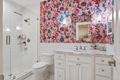 Refined, architectural elegance meets effortless luxury in this - photo 23