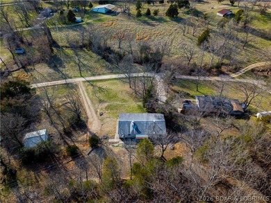 BRAND NEW ROOF!! Situated on 3/4 of an acre in a private setting - photo 34