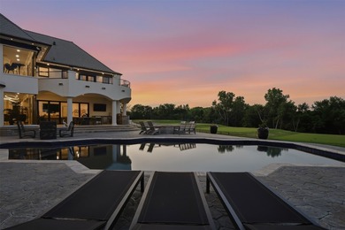 Refined, architectural elegance meets effortless luxury in this - photo 36