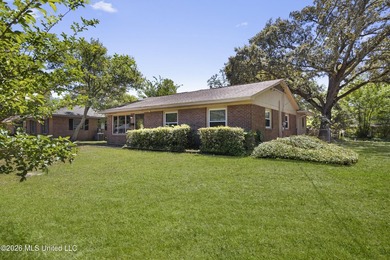 Only 3 blocks to the Beach!!Great Family Home in College Park - photo 2
