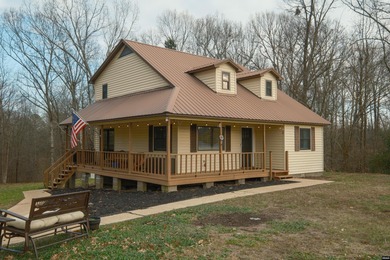 (private lake, pond, creek) Home For Sale in Greenfield Tennessee