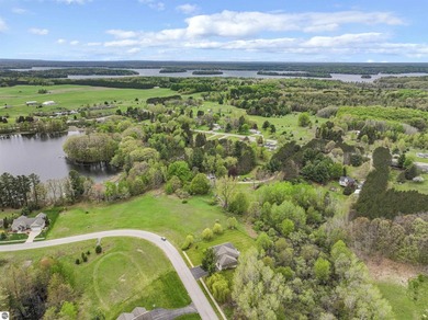 Welcome to this beautifully maintained 5-bedroom, 3-bath home in - photo 5
