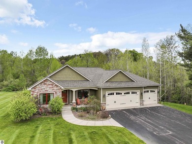 Welcome to this beautifully maintained 5-bedroom, 3-bath home in - photo 8
