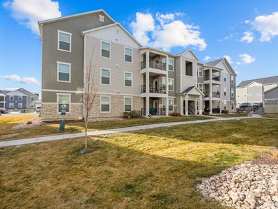 Welcome to the highly sought after Quailhill Community in - photo 1