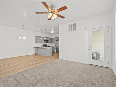 Welcome to the highly sought after Quailhill Community in - photo 4