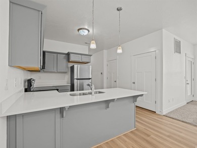 Welcome to the highly sought after Quailhill Community in - photo 8