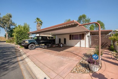 Perfect spot on the River. This Charming 2-bedroom, 2-bathroom - photo 1