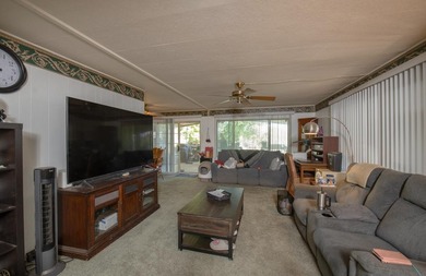Perfect spot on the River. This Charming 2-bedroom, 2-bathroom - photo 4