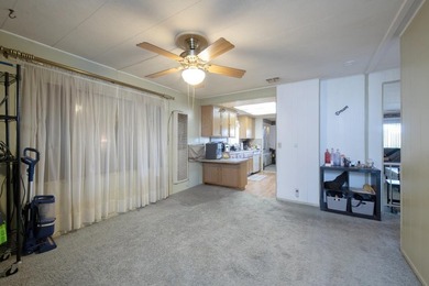 Perfect spot on the River. This Charming 2-bedroom, 2-bathroom - photo 5