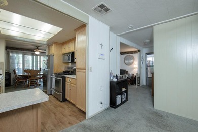 Perfect spot on the River. This Charming 2-bedroom, 2-bathroom - photo 7