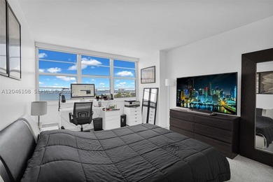 Spacious 2-bedroom, 2-bathroom condominium offering a - photo 8