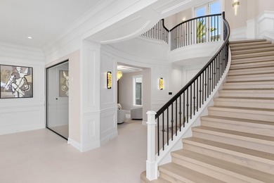 Rarely does an estate of this scale and distinction become - photo 10