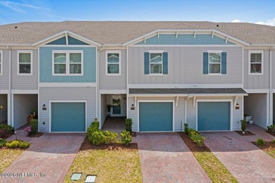 Welcome to this a stunning 2023-built, move-in ready townhome in - photo 3
