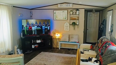 Come take a look at this 2024 barely lived in 2/2 Mobile home on - photo 3