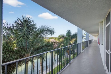 Waterfront living at its finest - spacious 1-bedroom, 1-bath - photo 3