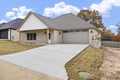 Lake Dardanelle Home For Sale in Russellville Arkansas