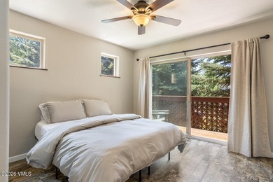 Beautiful, sun-filled 3-bedroom townhome in the heart of Lower - photo 16