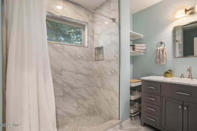 Beautiful, sun-filled 3-bedroom townhome in the heart of Lower - photo 20