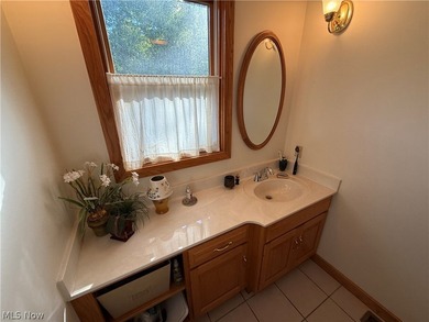 Being Sold TURNKEY! When you walk through the front door your - photo 26