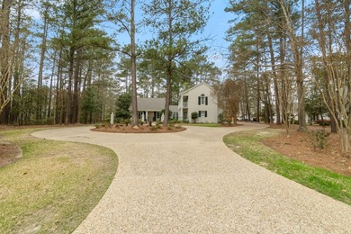 This charming Southern residence is gracefully set behind a - photo 4
