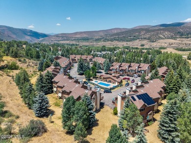Beautiful, sun-filled 3-bedroom townhome in the heart of Lower - photo 44