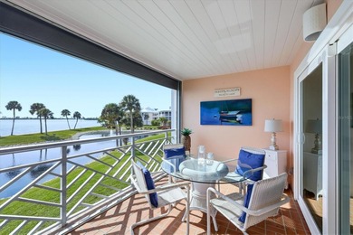 Highly sought-after direct bayfront residence, beautifully - photo 4