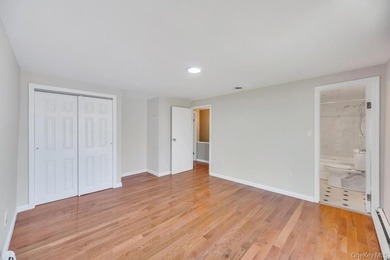 Welcome to this beautifully renovated 6-bedroom, 2-bath Colonial - photo 15