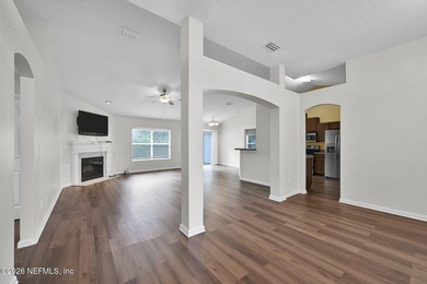 Move in ready home with minor upgrades priced to Sell - photo 6