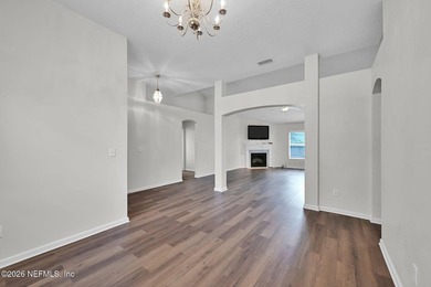 Move in ready home with minor upgrades priced to Sell - photo 8