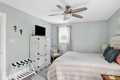 Beautifully upgraded bayfront home on a private road with no - photo 19
