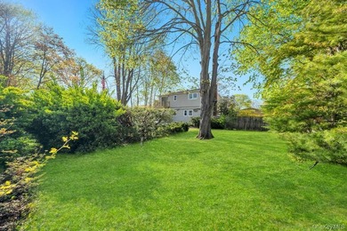 Welcome to this beautifully renovated 6-bedroom, 2-bath Colonial - photo 22