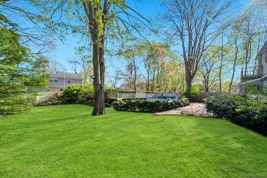 Welcome to this beautifully renovated 6-bedroom, 2-bath Colonial - photo 23