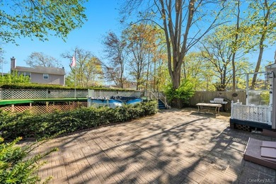 Welcome to this beautifully renovated 6-bedroom, 2-bath Colonial - photo 25