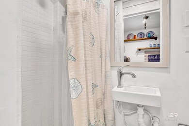 Beautifully upgraded bayfront home on a private road with no - photo 27