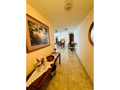 Beautiful PENTHOUSE with HIGH CEILINGS & UNOBSTRUCTED WATERFRONT - photo 6