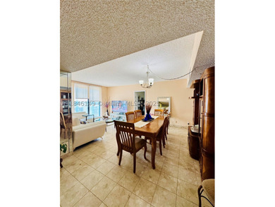 Beautiful PENTHOUSE with HIGH CEILINGS & UNOBSTRUCTED WATERFRONT - photo 9