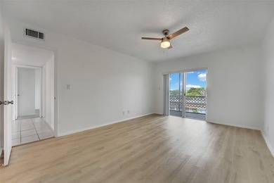 Priced to sell!!! Exquisite top-floor 3-bedroom, 2-bathroom with - photo 11
