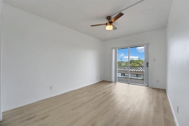 Priced to sell!!! Exquisite top-floor 3-bedroom, 2-bathroom with - photo 14
