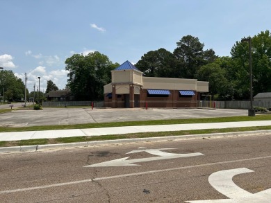 Great Neighborhood Commercial location at a signaled