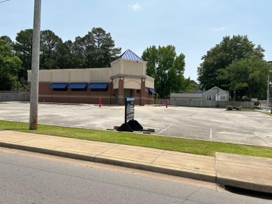 Great Neighborhood Commercial location at a signaled