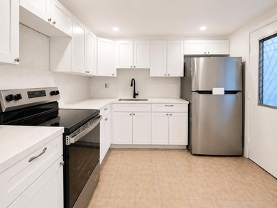 **Motivated Seller!** Bright and spacious, beautifully updated - photo 6