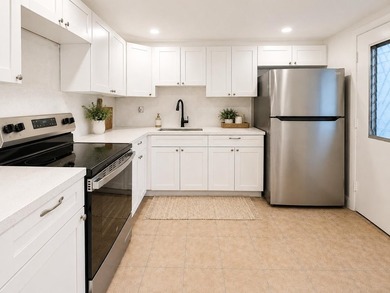 **Motivated Seller!** Bright and spacious, beautifully updated - photo 7