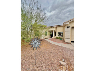 Welcome to a spacious single-story home in the desirable Cottage - photo 2