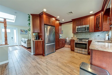 Impeccably maintained 2,000 sq. ft. move-in ready Splanch set on - photo 12