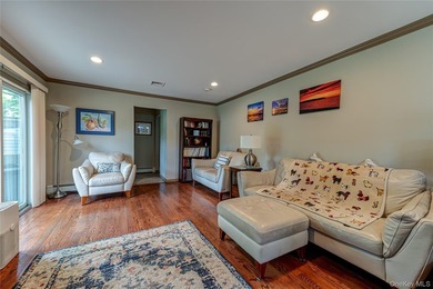 Impeccably maintained 2,000 sq. ft. move-in ready Splanch set on - photo 13