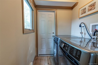 Impeccably maintained 2,000 sq. ft. move-in ready Splanch set on - photo 17