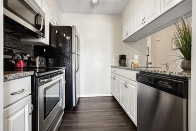 Welcome to your perfect Myrtle Beach retreat! Just steps from - photo 26
