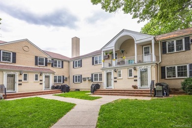 Newly Renovated!! Spacious 2-bedroom COOP located on the first - photo 2