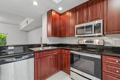Priced below market! Move-in ready 2BR/2.5BA condo in Il - photo 8