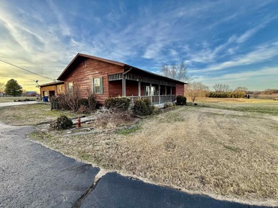 (private lake, pond, creek) Home For Sale in Union City Tennessee